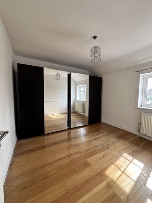 Photo 1- click for photo gallery